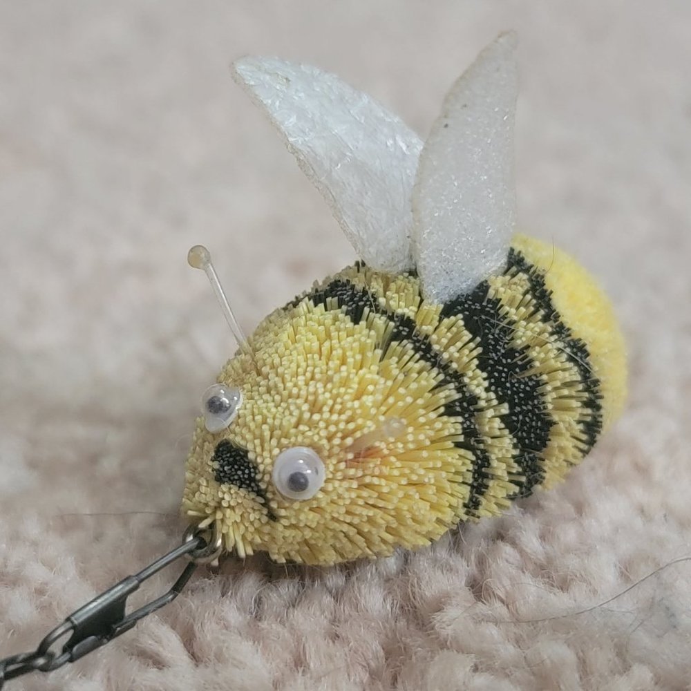 Cat Toy Bee Wand Custom Made... No Package .. Bran New! - Picture 2 of 4